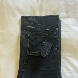Aritzia Denim Forum the Farrah Hi-Rise wide jeans size 23- worn a few times